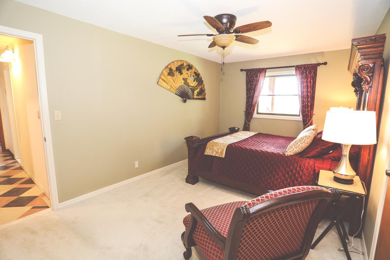 The Lodge At Beaver Lake Bed And Breakfastロジャース エクステリア 写真