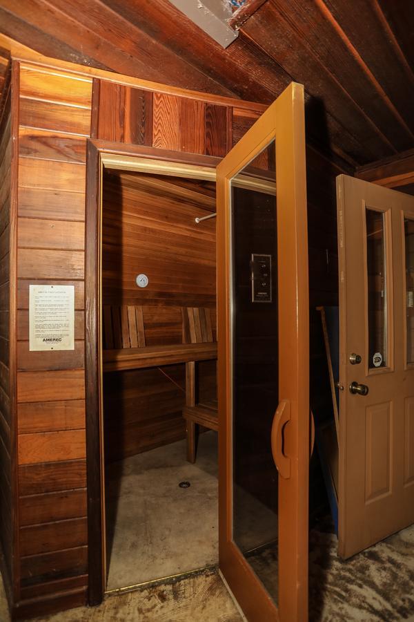 The Lodge At Beaver Lake Bed And Breakfastロジャース エクステリア 写真