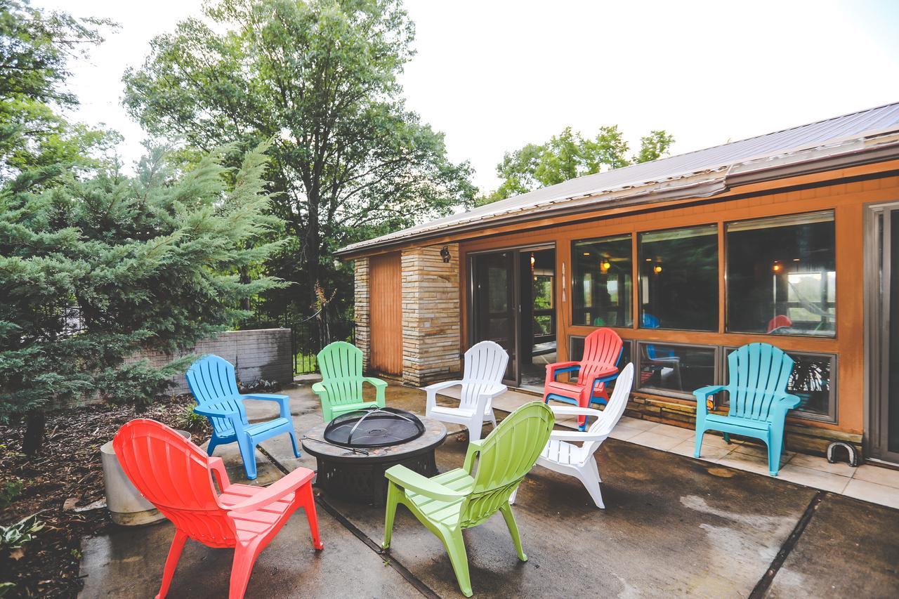 The Lodge At Beaver Lake Bed And Breakfastロジャース エクステリア 写真