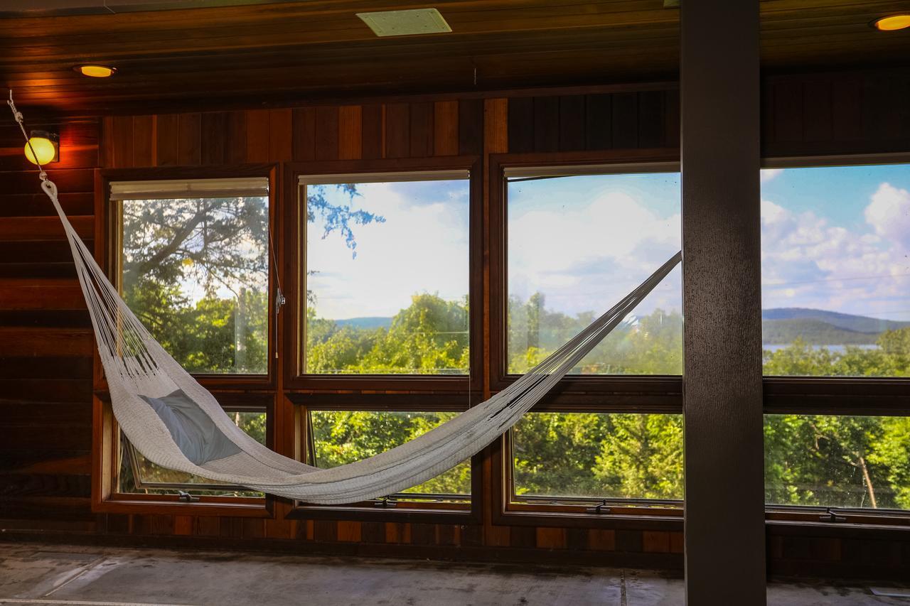 The Lodge At Beaver Lake Bed And Breakfastロジャース エクステリア 写真